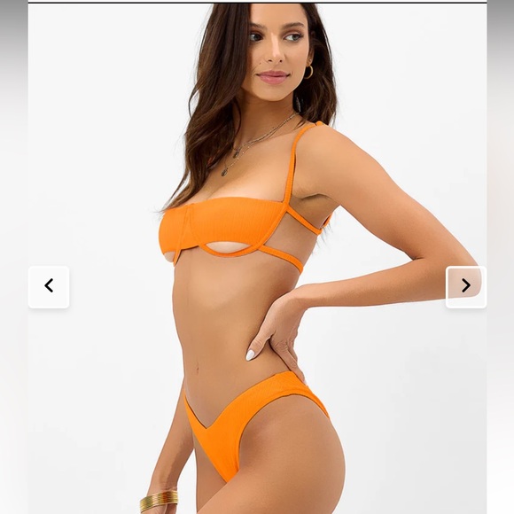 Frankie’s Enzo Plisse Ribbed Bikini - Picture 3 of 16